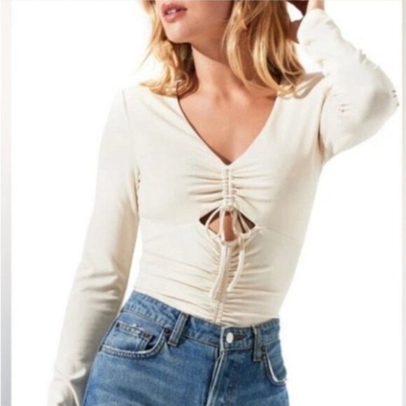 ASTR The Label Cinched Cutout V-neck Long Sleeve Cream Bodysuit Size Med NWOT - Picture 1 of 9
